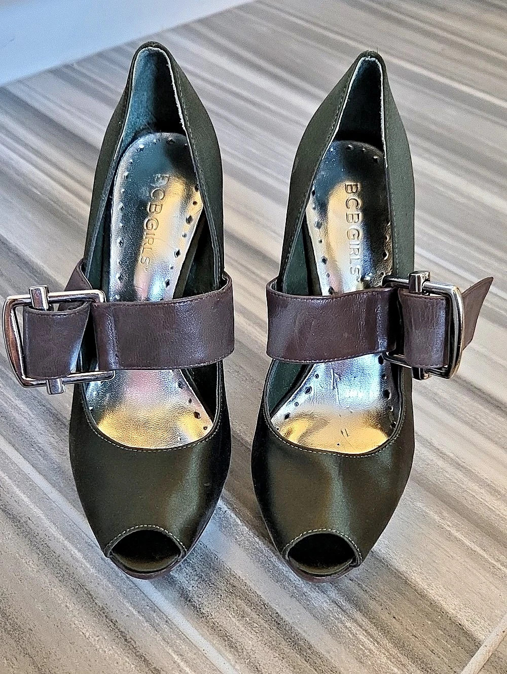 BCBG Girls Peep Toe Buckle Heels in Green & Brown